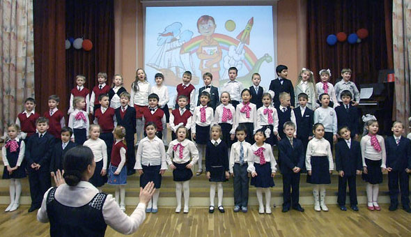 «Прорив» у російській освіті: школярів примусять співати хором
