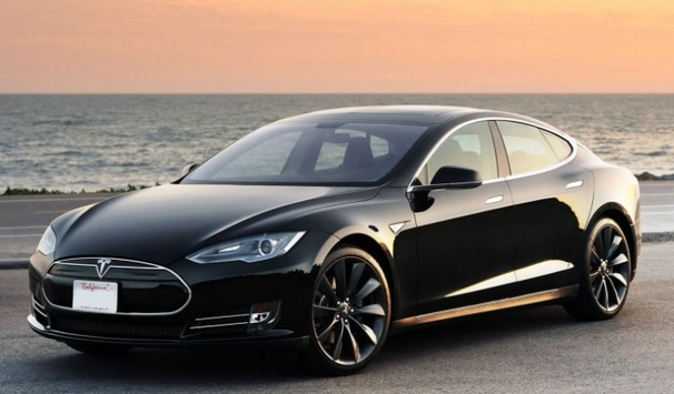 Автомобілем Tesla тепер можна управляти силою думки