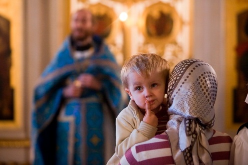 Більшість українських православних ідентифікує себе з Київським патріархатом – опитування