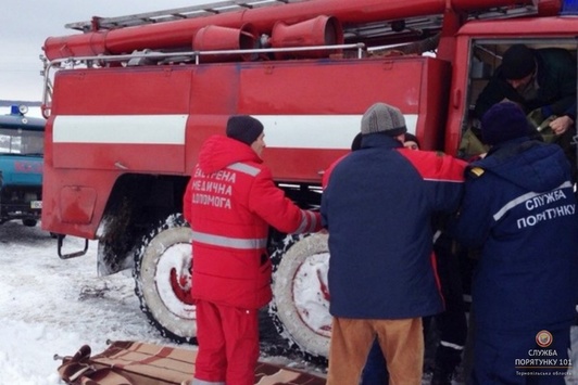 У Дніпрі врятували сина з батьком, які провалилися під лід