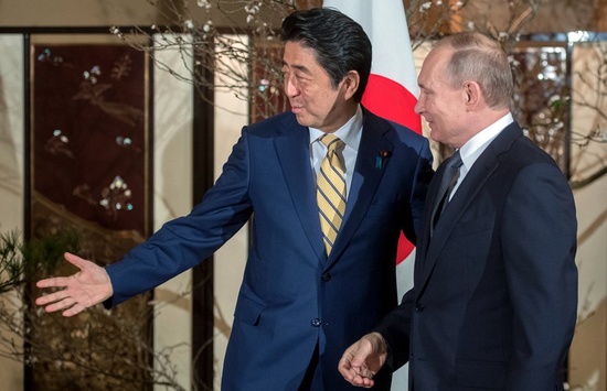 Прем'єр Японії нагодує Путіна смертельно небезпечною рибою