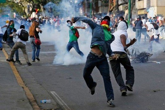 У Венесуелі через брак готівки почалися масові протести