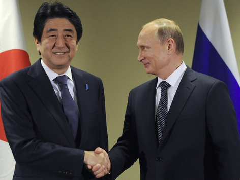 Більше половини японців негативно оцінили підсумки переговорів Абе з Путіним