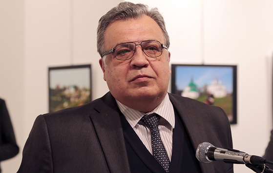 Помер посол Росії, поранений під час замаху в Анкарі