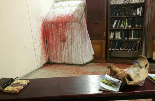 Невідомі влаштували погром у синагозі в Умані: кров і свиняча голова