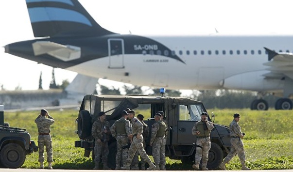 Захоплення лівійського літака: терористи погрожують підірвати борт