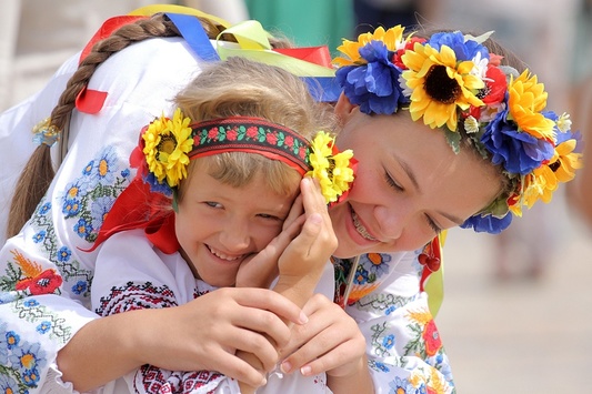 Понад половину українців вважають себе щасливими – опитування