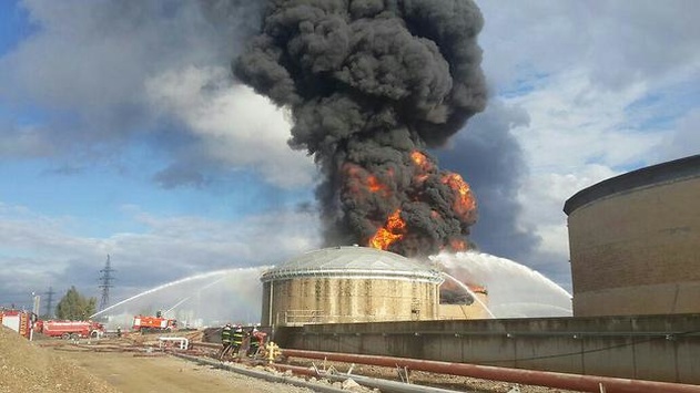 В Ізраїлі стався вибух під час пожежі на нафтозаводі