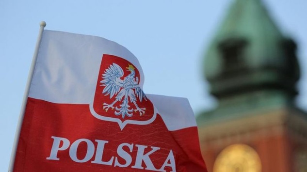Як у Польщі заробляють на декомунізації