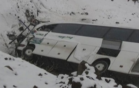 У Туреччині автобус із пасажирами зірвався у прірву, є жертви