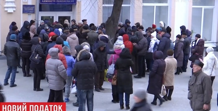 Адміністративний ажіотаж: українці вистоюють довжелезні черги заради закриття ФОПів