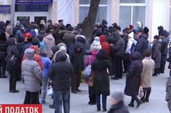 Адміністративний ажіотаж: українці вистоюють довжелезні черги заради закриття ФОПів