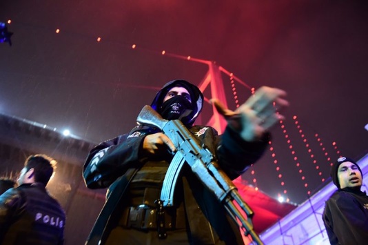 У Стамбулі затримали вісьмох підозрюваних у причетності до теракту в нічному клубі
