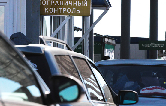 На кордоні з окупованим Кримом ФСБшники затримали українця