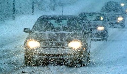 Українських водіїв попередили про складні погодні умови