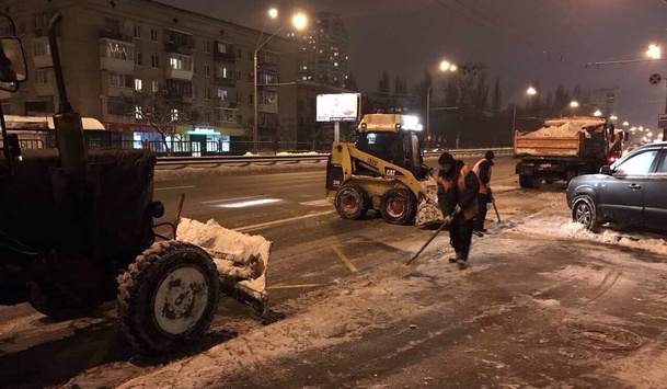 За останню добу з Києва вивезено майже 6,5 тис. тонн снігу