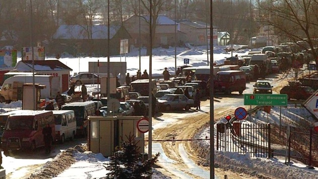На українсько-польському кордоні застрягли понад 1300 автівок
