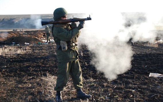 Бойовики на Донбасі гатять на всіх напрямках: 17 обстрілів за день