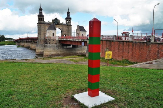 «Велика балтійська стіна». Литва будує багатокілометрову огорожу від Росії