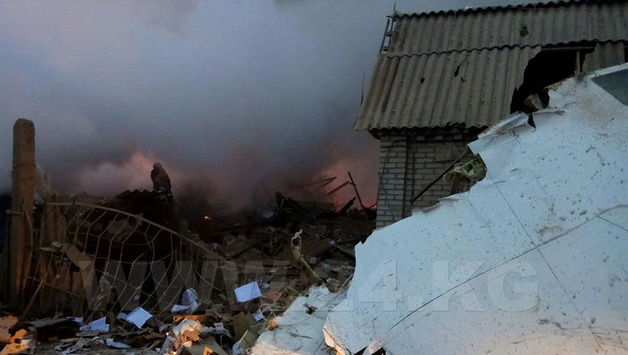 На місці аварії Boeing під Бішкеком зруйновані 32 житлових будинки