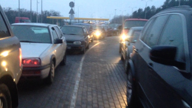 На кордоні з Польщею знову автомобільні черги