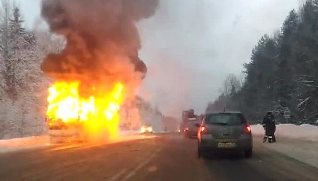 У Росії дотла згорів шкільний автобус