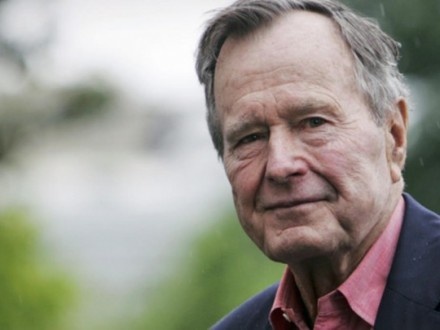 Екс-президент США Джордж Буш-старший потрапив в реанімацію 