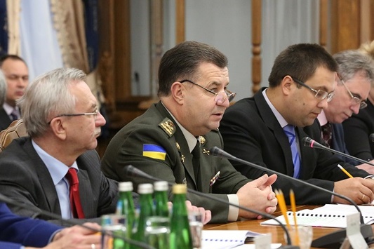 Міністр оборони розраховує на підтримку іноземних радників у військовій реформі