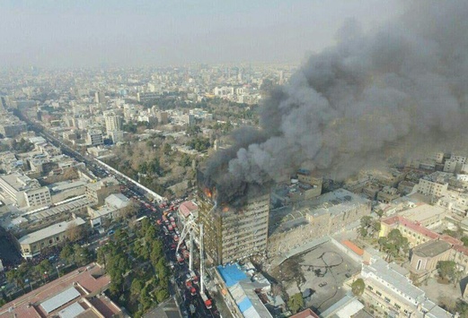 У Тегерані обвалився хмарочос: загинуло 30 пожежників