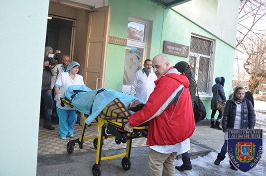 Жінку і дитину, які постраждали під час пожежі на Одещині, доправили у столичний опіковий центр