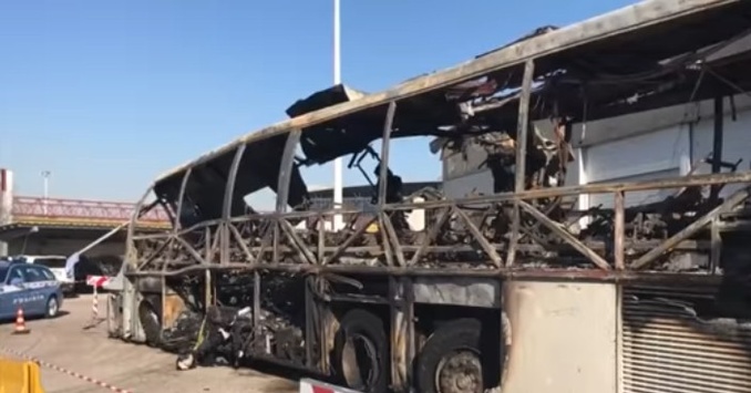 Опубліковано відео з Італії, де розбився автобус зі школярами