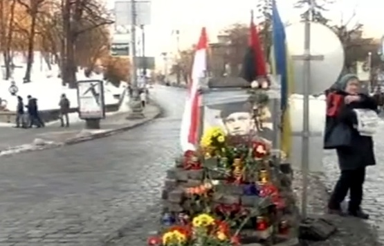 У центрі Києві вшановують пам'ять Героїв Небесної Сотні