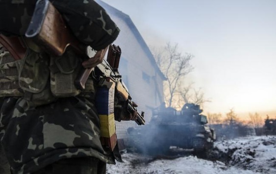 На Донбасі внаслідок ворожого обстрілу поранено українського бійця