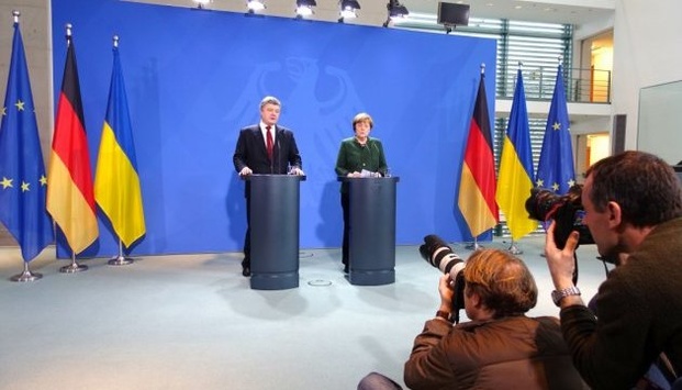 Порошенко і Меркель заявили про солідарність у вирішенні газових питань