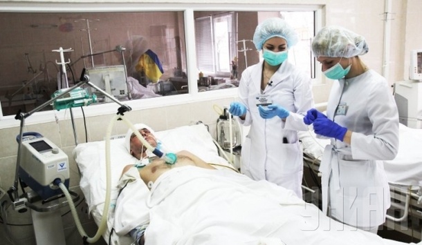  Дніпровські лікарі розказали про жахливі травми українськіх бійців, отримані на Донбасі
