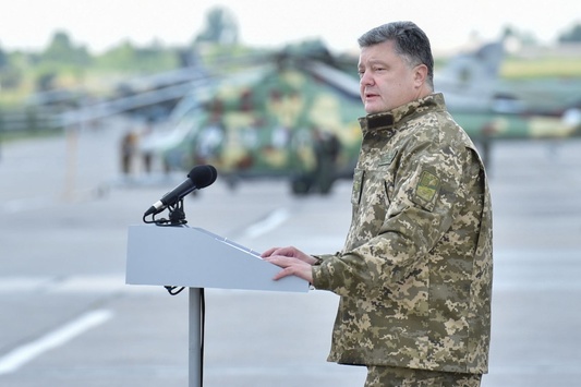 Україна не очікує ні від кого військової допомоги, - Порошенко