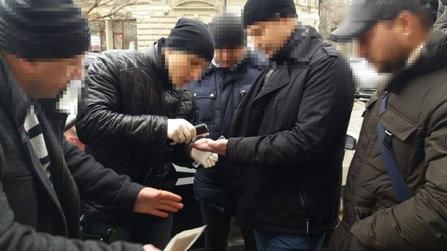 СБУ спіймала двох львівських прикордонників на хабарі