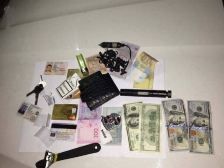 Під час збуту наркотиків в Ужгороді затримали працівника поліції