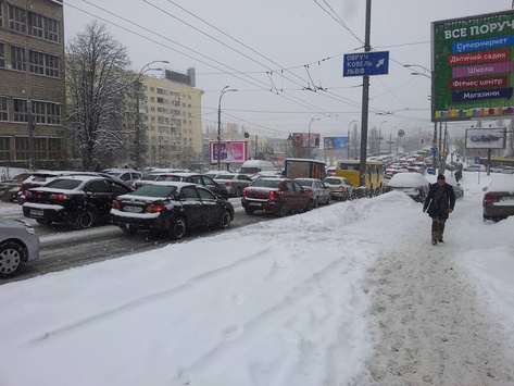 Київ у сніговій пастці. Апокаліптичні фото столиці України