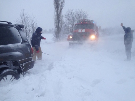 Снігопад в Україні: рух транспорту обмежили й у Волинській області 