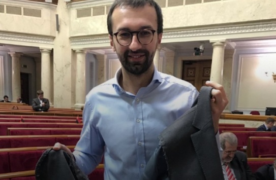 Лещенко про порваний піджак: він був вітчизняного виробництва