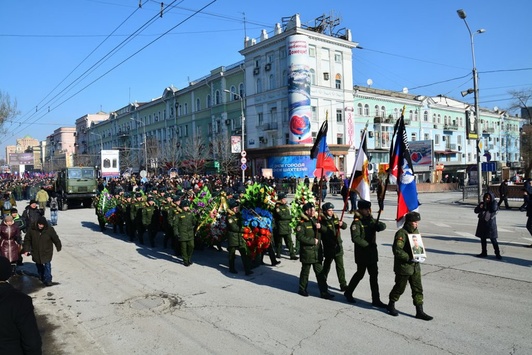 Похорон Гіві: в Донецьку триває траурна хода