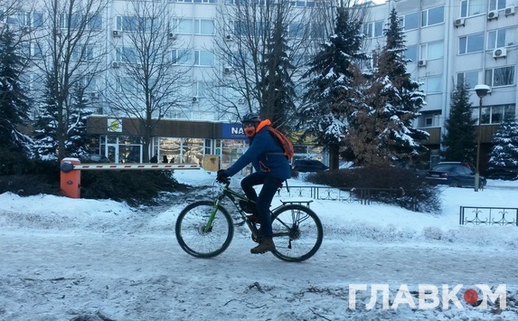 Велосипедом на роботу – безпечно навіть взимку, якщо ти передбачуваний на дорозі