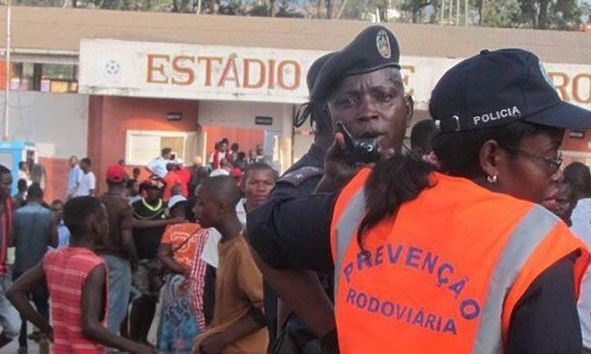 В Анголі через тисняву на футбольному стадіоні загинуло 17 людей