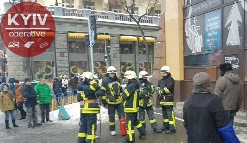 Рятувальники загасили пожежу на Бессарабському ринку у Києві (ОНОВЛЕНО)