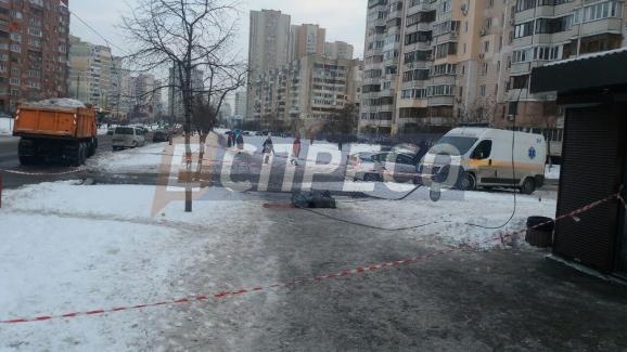 Снігоприбиральна машина у столиці збила стовп: загинув пенсіонер