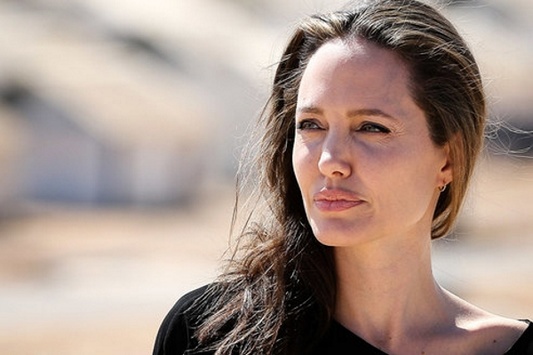 Анджелина Джоли взялась за отбеливание репутации после скандального развода
