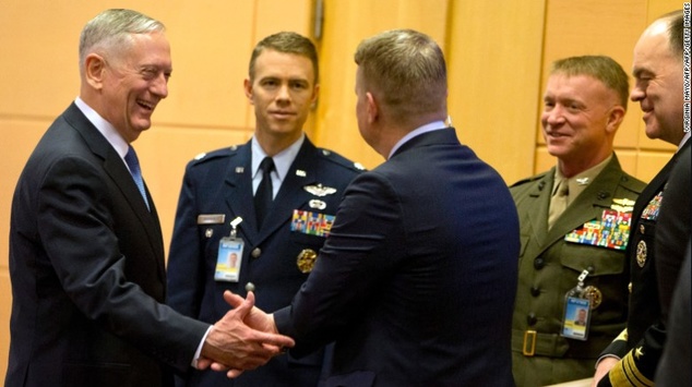 Глава Пентагону заявив, що з Росією потрібно спілкуватися «з позиції сили»