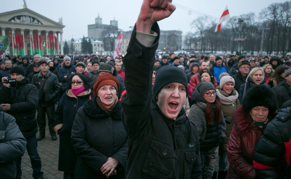 У Мінську тисячі білорусів протестують проти декрету про «дармоїдство»