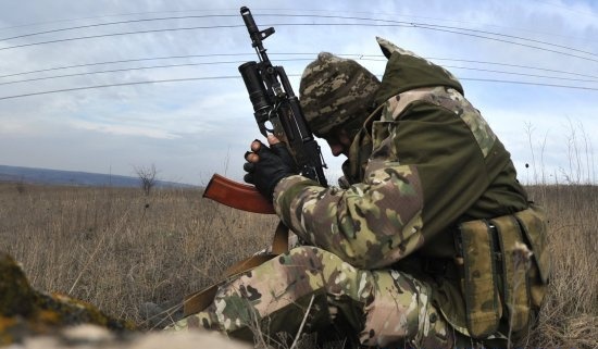 Доба в зоні АТО: один український боєць загинув, ще одного поранено